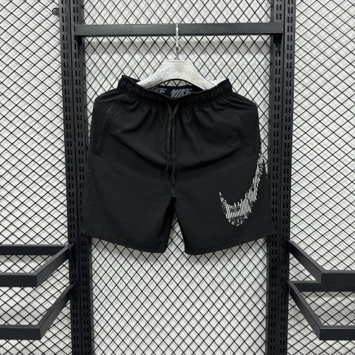 SHORT NIKE PRETO COM BOLSO