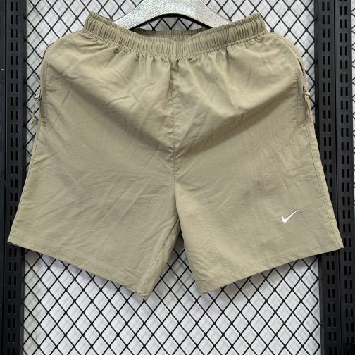 SHORT NIKE CARAMELO COM BOLSO