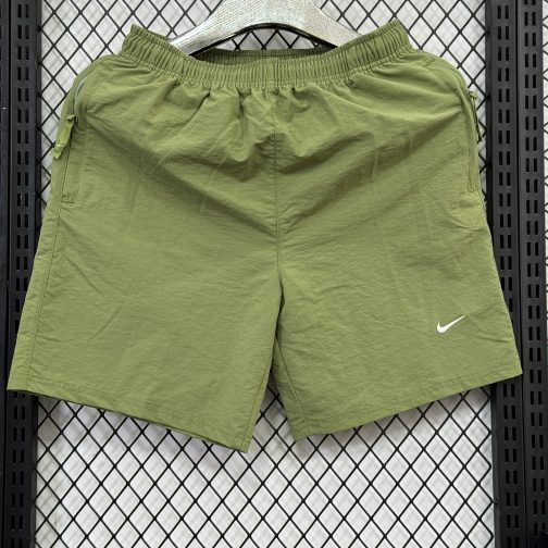 SHORT NIKE VERDE COM BOLSOO